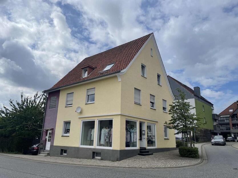Attraktive Lage und große Schaufensterflächen, ideal für Ihren neuen Standort