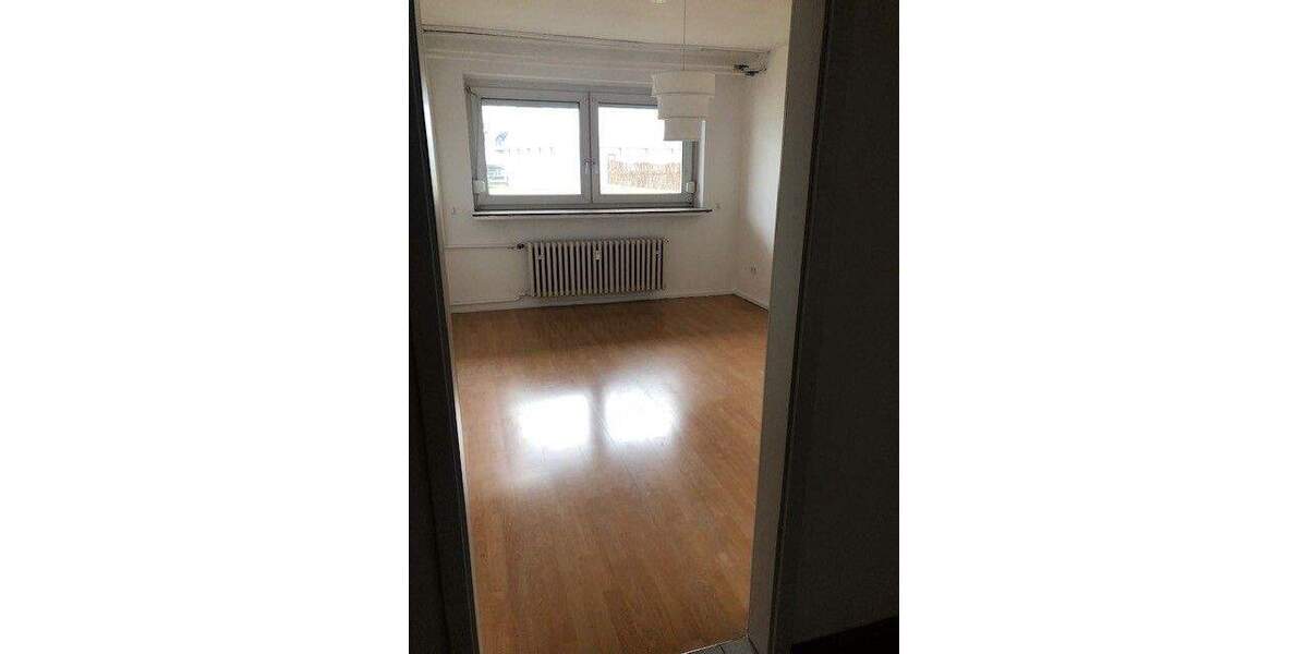Etagenwohnung Ludwigshafen Mitte - 6 Zimmer, 130 m&sup2;, 1.300&euro; | Angebot:25701483