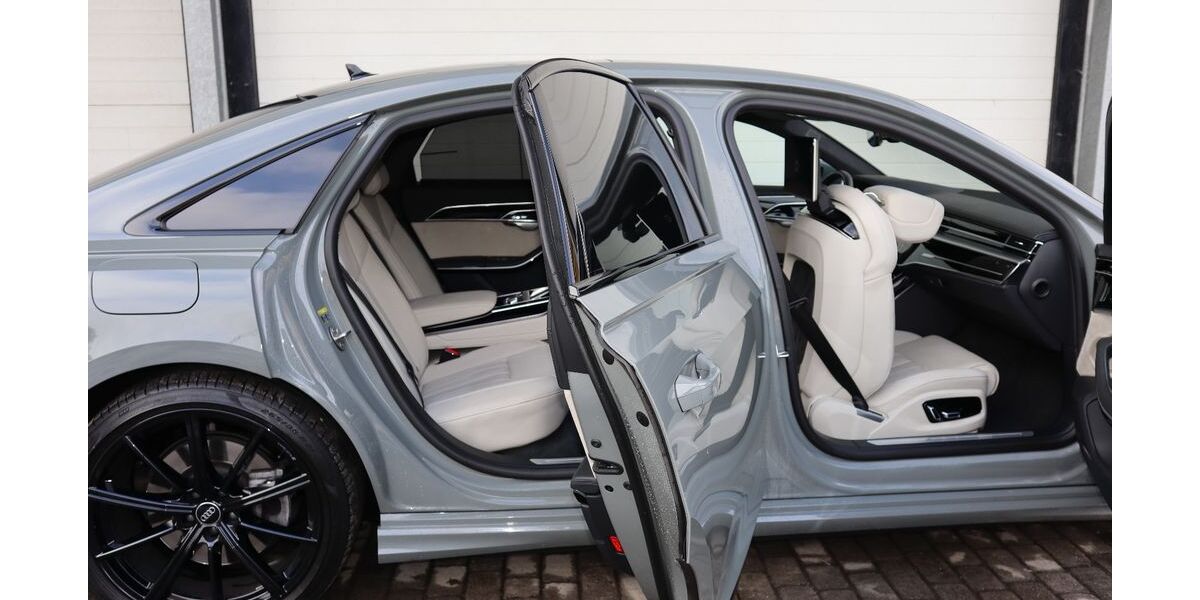 Audi A8 38.000 km 97.500 &euro; Passau 94034