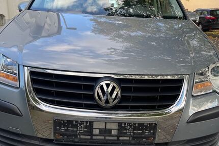 VW Touran 149.201 km 5.899 € Hannover 30629