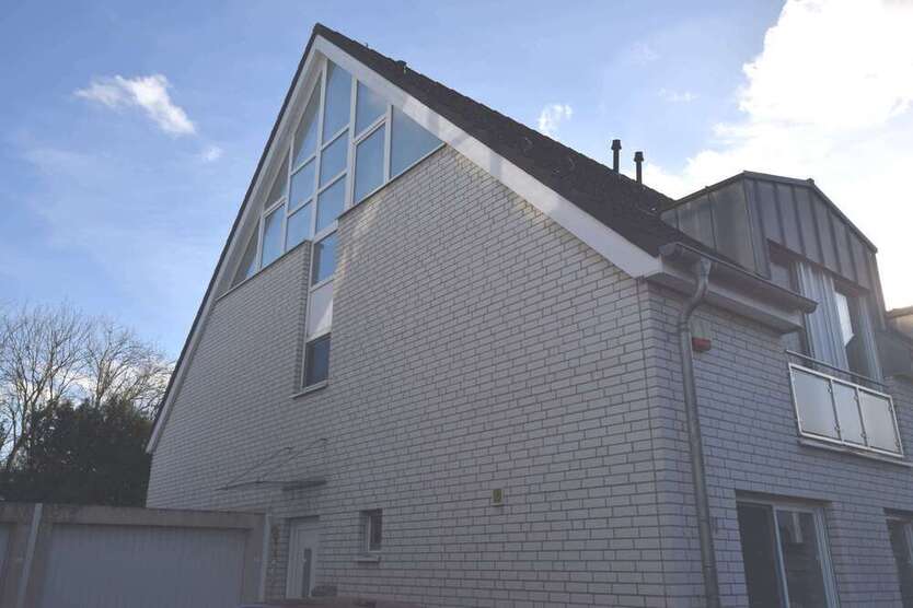 Haus zum Kaufen in Düsseldorf 895.000 € 168 m²