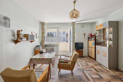 Wohnung zum Kaufen in München - Neuhausen 296.000 € 53 m²