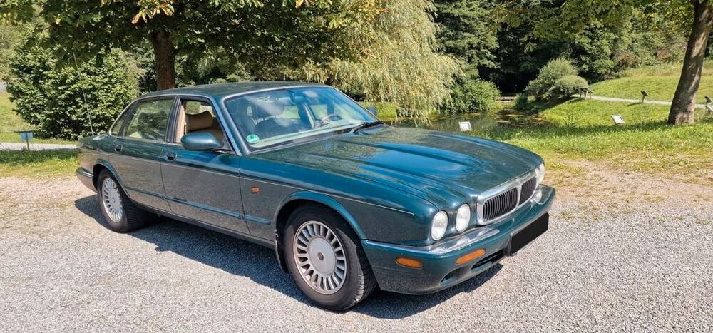 XJ8