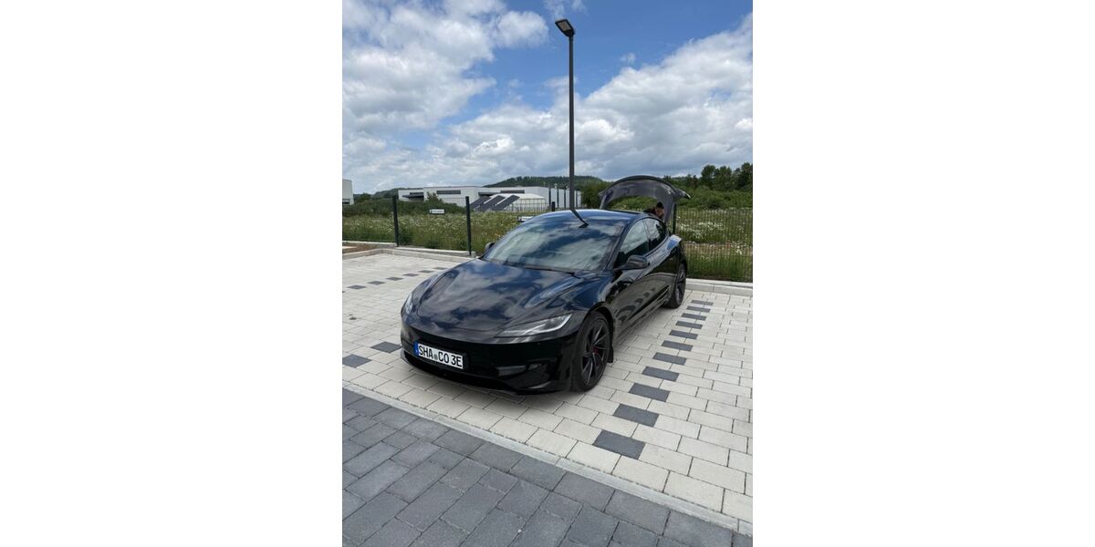 Tesla Model 3 15.000 km 55.000 &euro; Schwäbisch Hall 74523