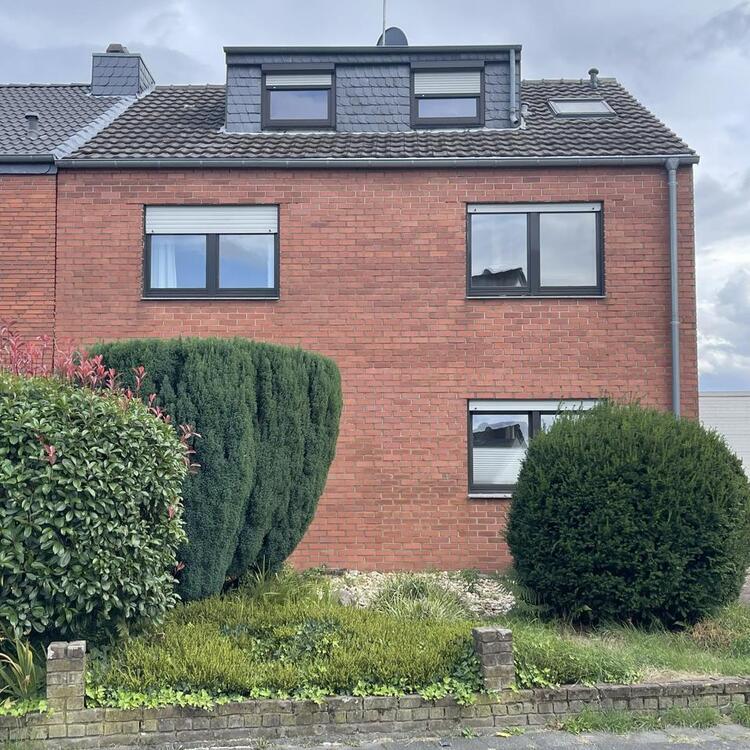 Maisonette-Eigentumswohnung in 2-Parteienhaus nahe Frechener City