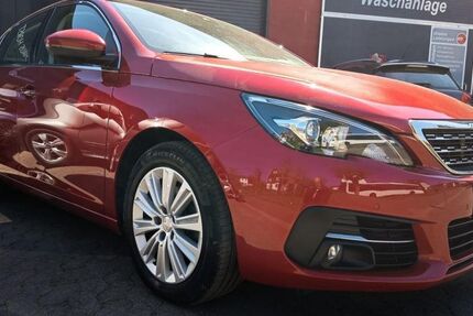 Peugeot 308 144.779 km 10.900 &euro; Rauschenberg 35282