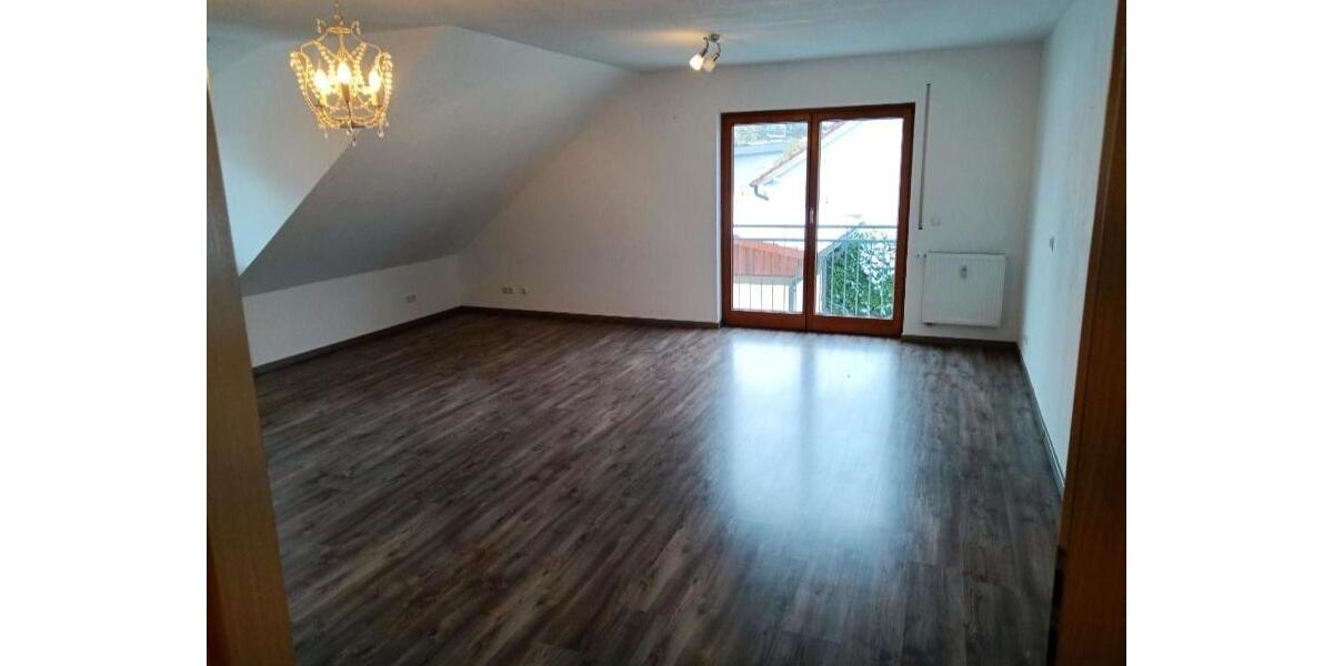 Dachgeschoßwohnung Haßfurt - 3 Zimmer, 95 m&sup2;, 850&euro; | Angebot:25644002