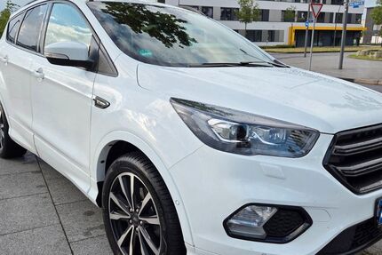 Ford Kuga 114.584 km 12.490 &euro; Dortmund 44263
