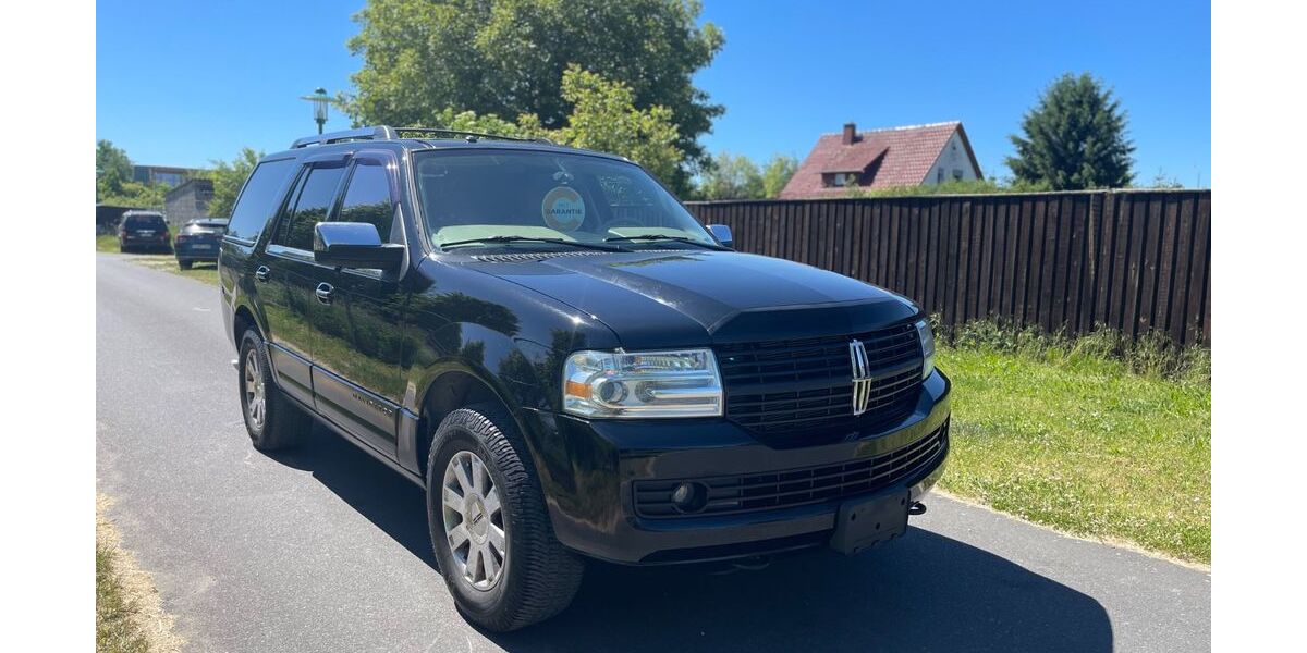 Lincoln Navigator 99.000 km 15.900 &euro; DAHLEWITZ 15827