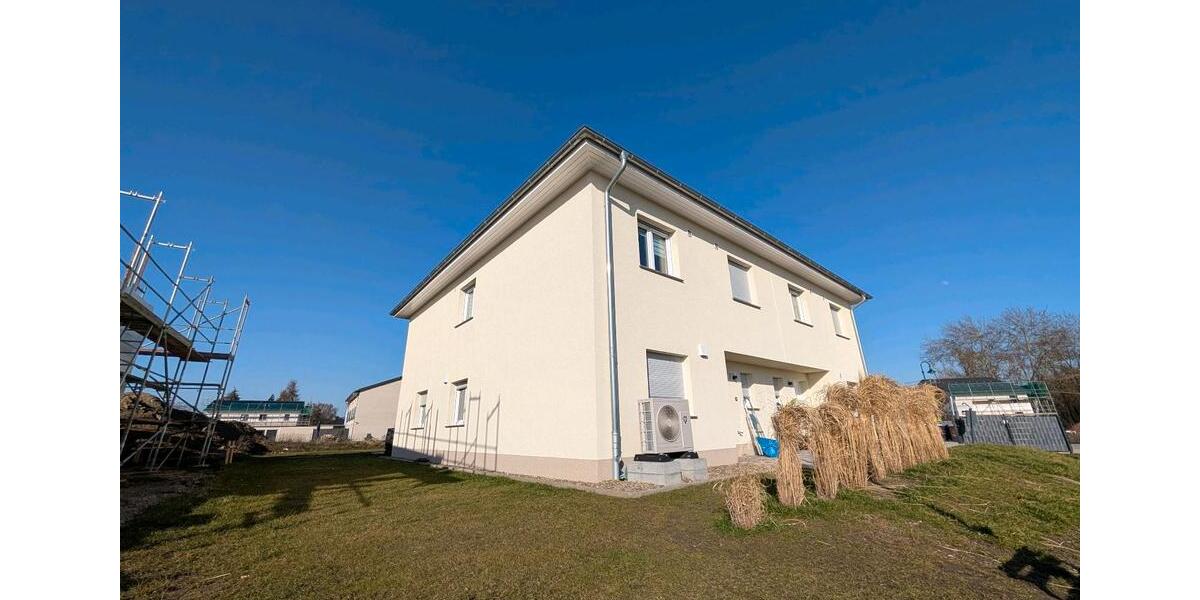 Doppelhaushälfte Barleben - 4.5 Zimmer, 128 m&sup2;, 1.679&euro; | Angebot:25392002