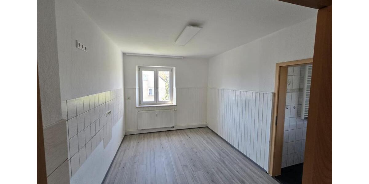 Etagenwohnung Nossen - 4 Zimmer, 75 m&sup2;, 450&euro; | Angebot:26380350