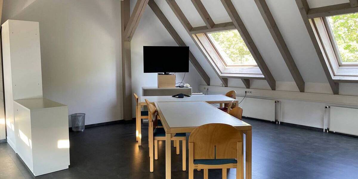 Gewerbeobjekt Reutlingen Jettenburg - 9 Zimmer, 454 m&sup2;, 4.600&euro; | Angebot:25433546