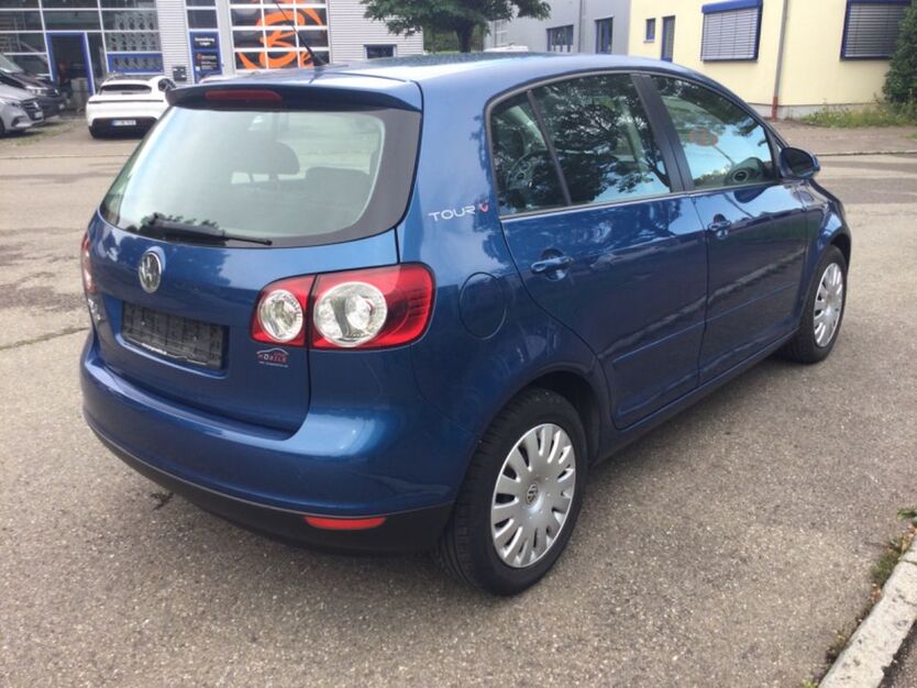 VW Golf 153.800 km 3.600 € Metzingen 72555