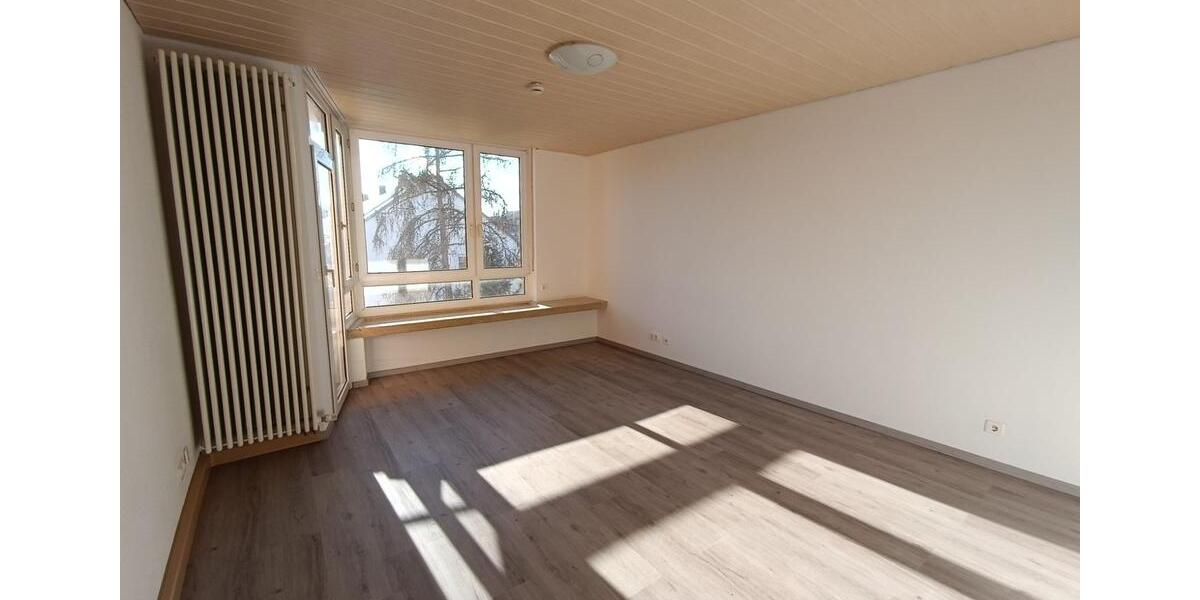 Vermieten gepflegte 5 Zimmer Doppel – Wohnung (115 m² ) im 4. OG 5 zimmer