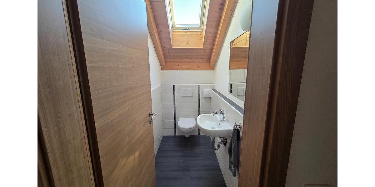 3 Zimmer - Dachgeschoss-Wohnung in Mettenheim-Hart 3 zimmer