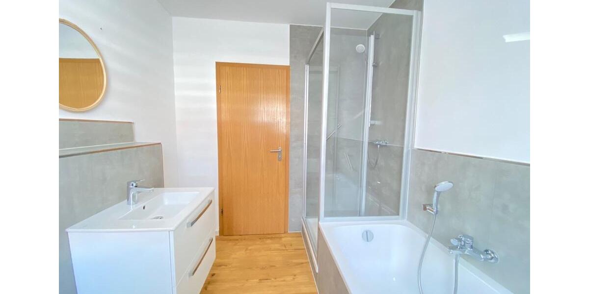 Frisch sanierte 2-Zimmer-Wohnung mit EBK & Stellplatz 2 zimmer