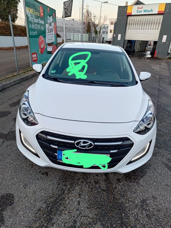 i30