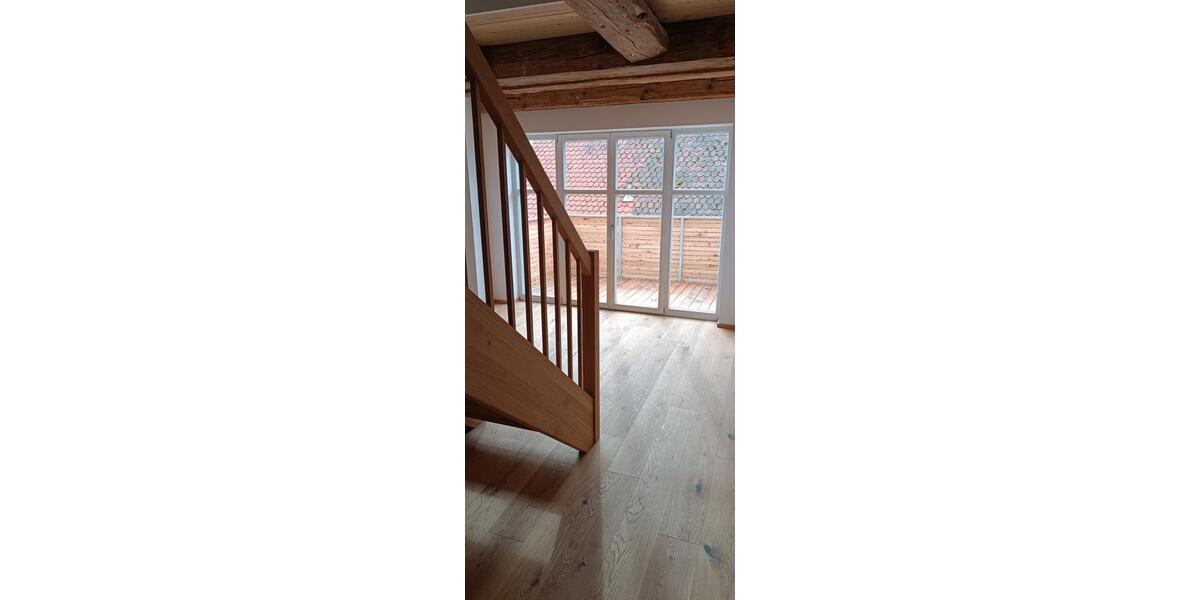 Dachgeschoßwohnung Oettingen in Bayern - 3 Zimmer, 92 m&sup2;, 1.200&euro; | Angebot:24875620