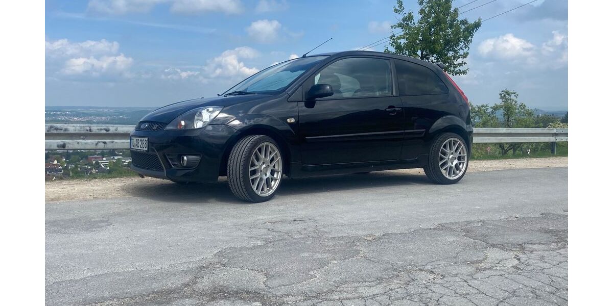 Ford Fiesta 233.500 km 2.600 &euro; Reutlingen 72766