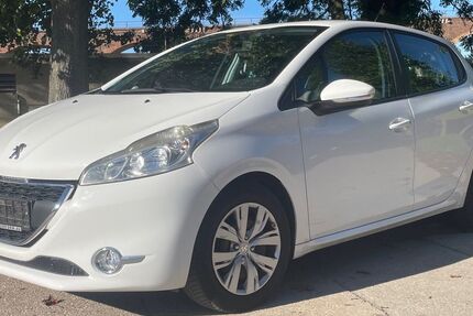 Peugeot 208 132.470 km 2.999 &euro; Geithain 04643