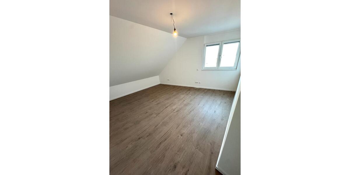 Moderne Neubau 4 Zimmer Dachgeschosswohnung 4 zimmer