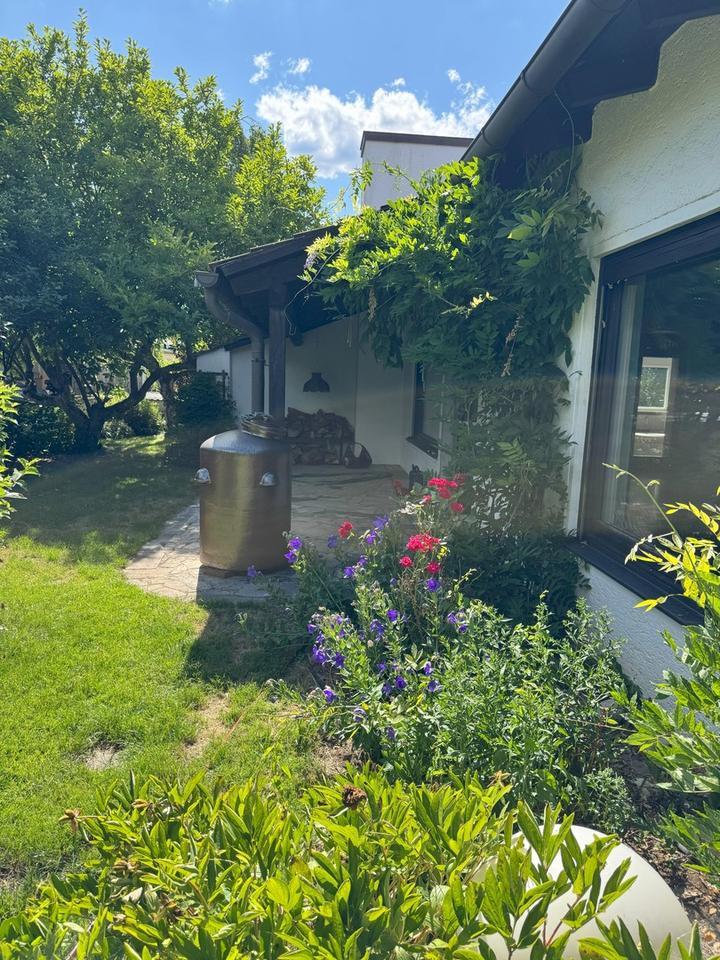 Stilvoller Bungalow mit Garten in ruhiger Lage zur Miete 162 m² Wohnfläche 70m² Souterrain