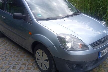 Ford Fiesta 100.000 km 1.450 &euro; Altenkirchen 57610
