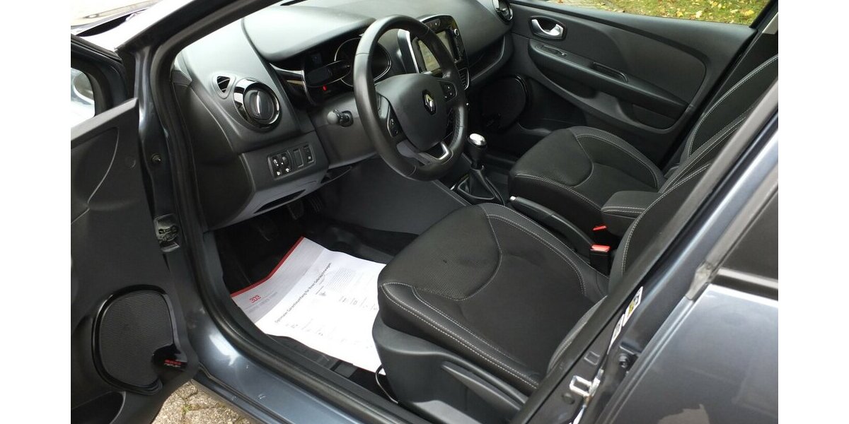 Renault Clio EXPRESSION NAVI PARCTRONIC START-STOP 118.021 km 7.680 &euro; Köln 50858
