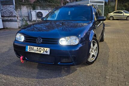 VW Golf 327.525 km 2.899 &euro; Bonn 53125