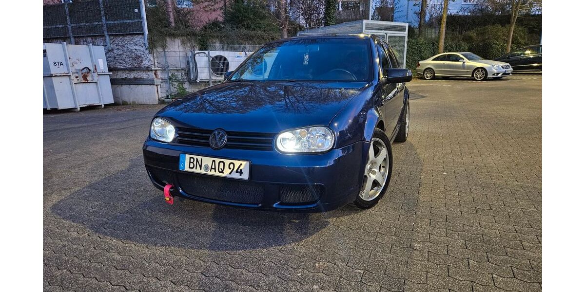 VW Golf 327.525 km 2.899 &euro; Bonn 53125
