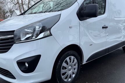Opel Vivaro 99.778 km 9.700 &euro; Göttingen 37079