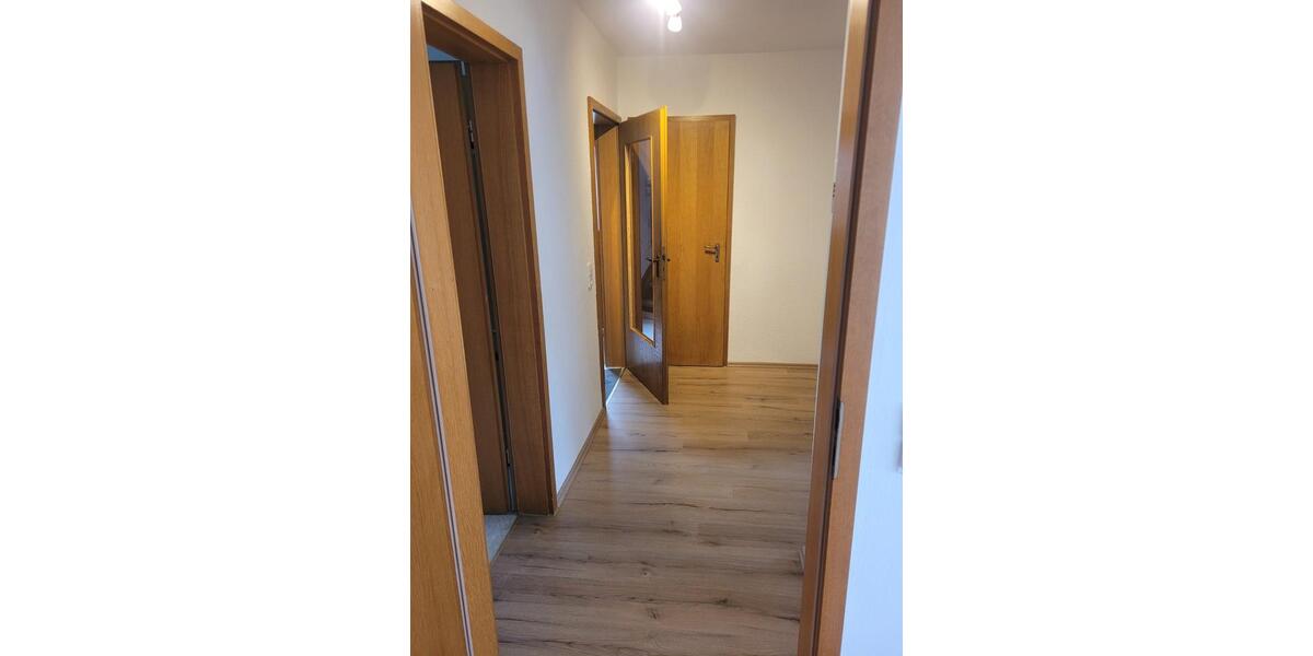 Modernisierte Doppelhaushälfte mit sieben Zimmern 7 zimmer