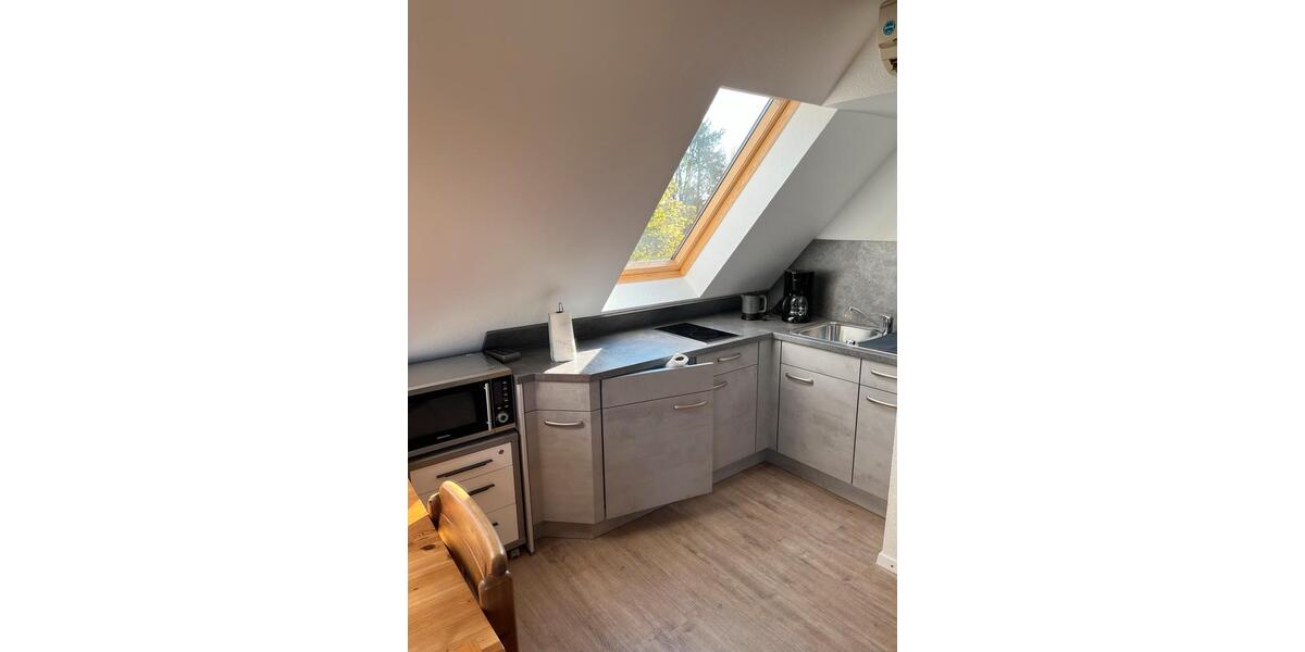 Dachgeschoßwohnung Lübeck Sankt Lorenz Nord - 1 Zimmer, 25 m&sup2;, 600&euro; | Angebot:26402969