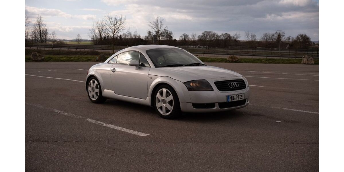 Audi TT 187.189 km 8.000 &euro; Thalfingen 89275
