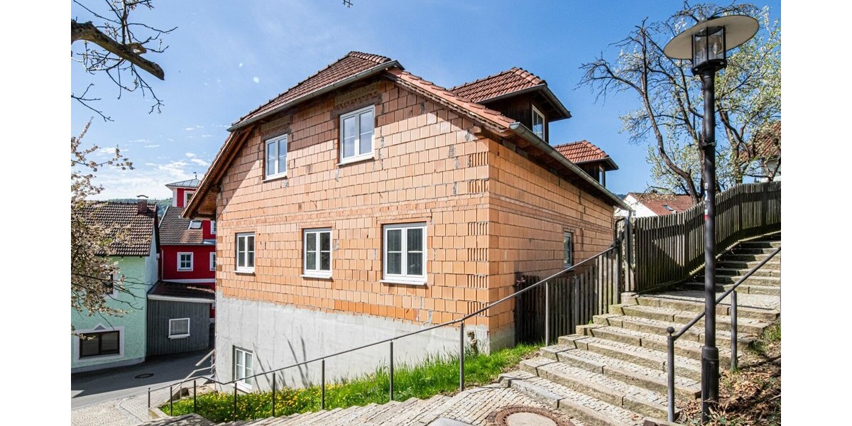 Individuelle Gestaltungsmöglichkeiten: Großzügiges Haus mit Werkstatt - Einfamilienhaus Neukirchen beim Heiligen Blut | Angebot:26557121