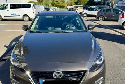 Mazda 3 122.000 km 8.900 &euro; Offenbach 63065