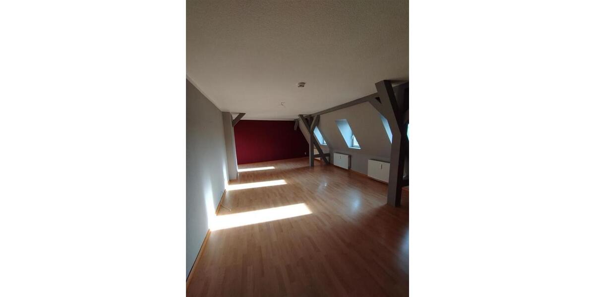 Etagenwohnung Reichenbach im Vogtland - 3 Zimmer, 103 m&sup2;, 399&euro; | Angebot:26176769