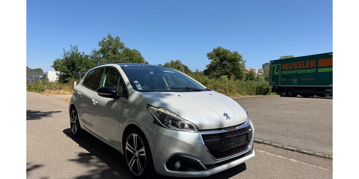 Peugeot 208 136.000 km 7.500 &euro; Lahr 77933