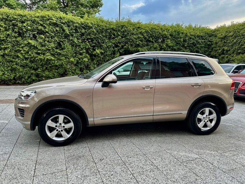 VW Touareg 267.000 km 17.980 € München 81827
