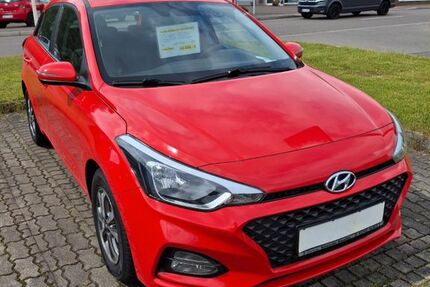 Hyundai i20 21.085 km 13.400 &euro; Glauchau 08371