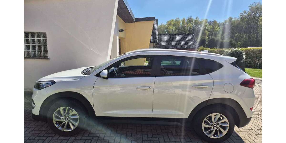 Hyundai TUCSON 140.299 km 12.499 &euro; Stockheim 96342
