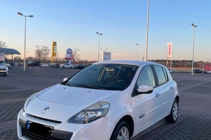 Renault Clio 177.423 km 3.500 &euro; Falkensee 14612