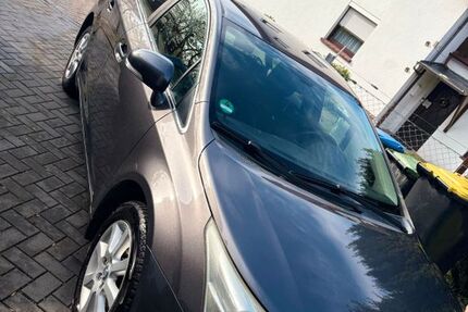 Toyota Avensis 190.000 km 5.300 &euro; Eschershausen 37632