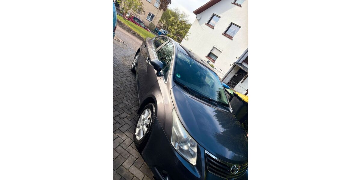 Toyota Avensis 190.000 km 5.300 &euro; Eschershausen 37632