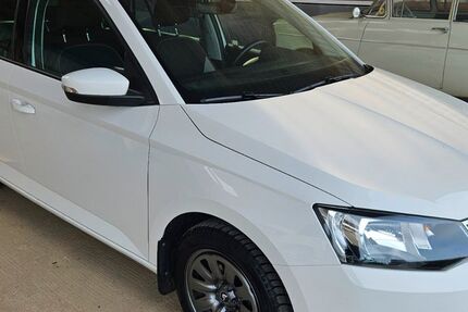 Skoda Fabia 43.000 km 10.990 &euro; Parkstein 92711