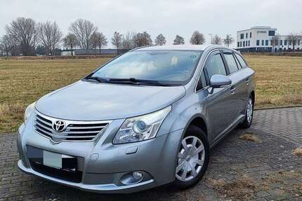 Toyota Avensis 121.999 km 10.499 &euro; Dresden 01109