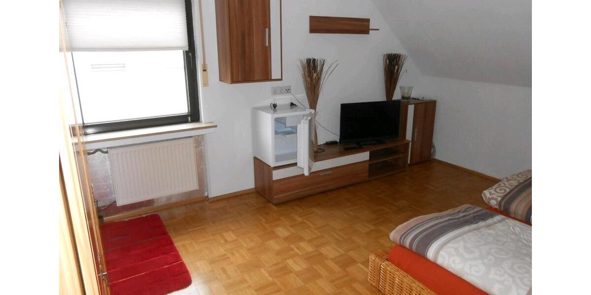 Etagenwohnung Windeck - 2 Zimmer, 126 m&sup2;, 550&euro; | Angebot:25416110
