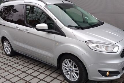Ford Tourneo Courier 150.799 km 5.150 € Guben 03172