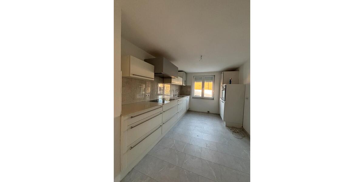 Großzügige 4-Zimmer Wohnung mit EBK und Balkon bei Kirchheim Teck zimmer