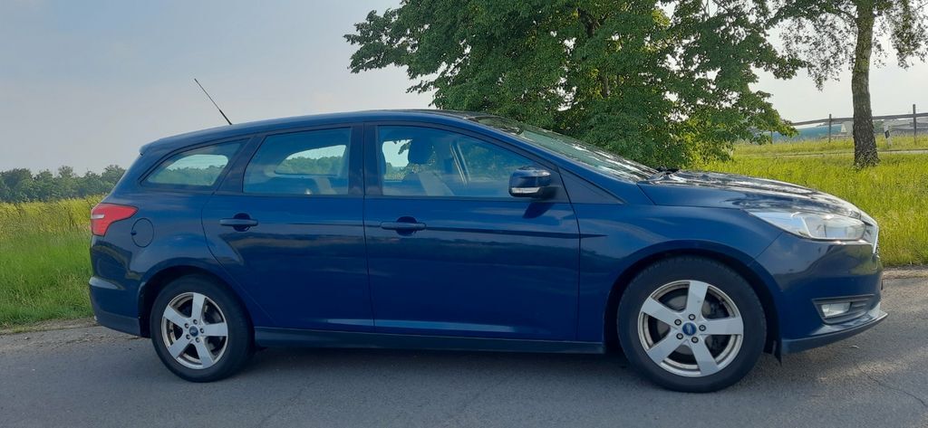 Ford Focus 83.000 km 9.000 € Fernwald 35463